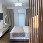 מלון Office קוסטינסטי