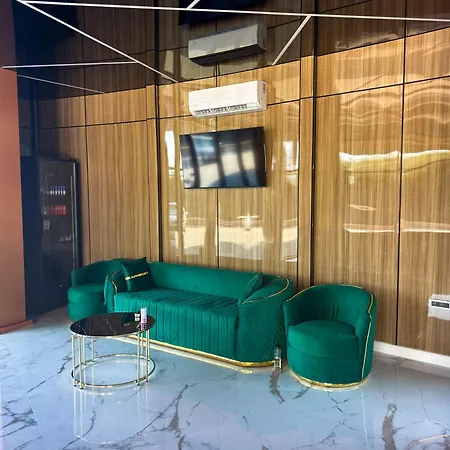 Office מלון