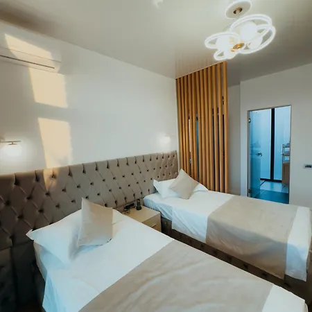 Office 3* 科斯蒂内什蒂