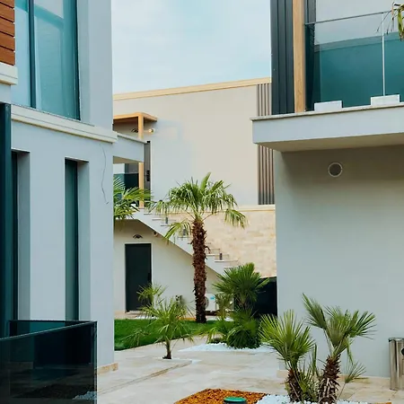 Office 3* 科斯蒂内什蒂